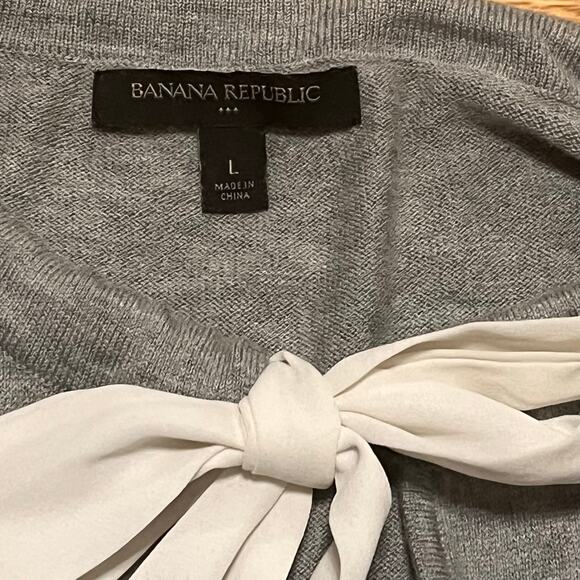 Banana Republic Gray Bow Tie Neck Sweater Large - Picture 6 of 9
